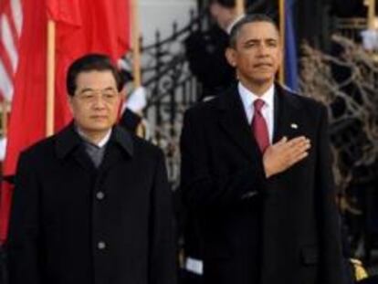 El presidente de los EE.UU. Barack Obama y el presidente chino Hu Jintao, durante la ceremonia de bienvenida que ha tenido lugar en la Casa Blanca, Washington D.C.
