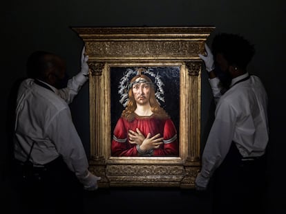 La obra de Sandro Botticelli 'Cristo, varón de dolores', antes de ser subastado en la casa Sotherby's en Nueva York.