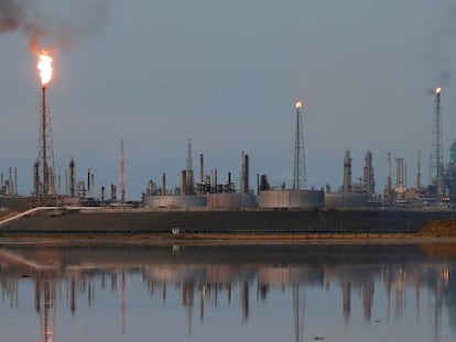 Refinería de Amuay, propiedad de la empresa PDVSA en Punto Fijo (Venezuela). 