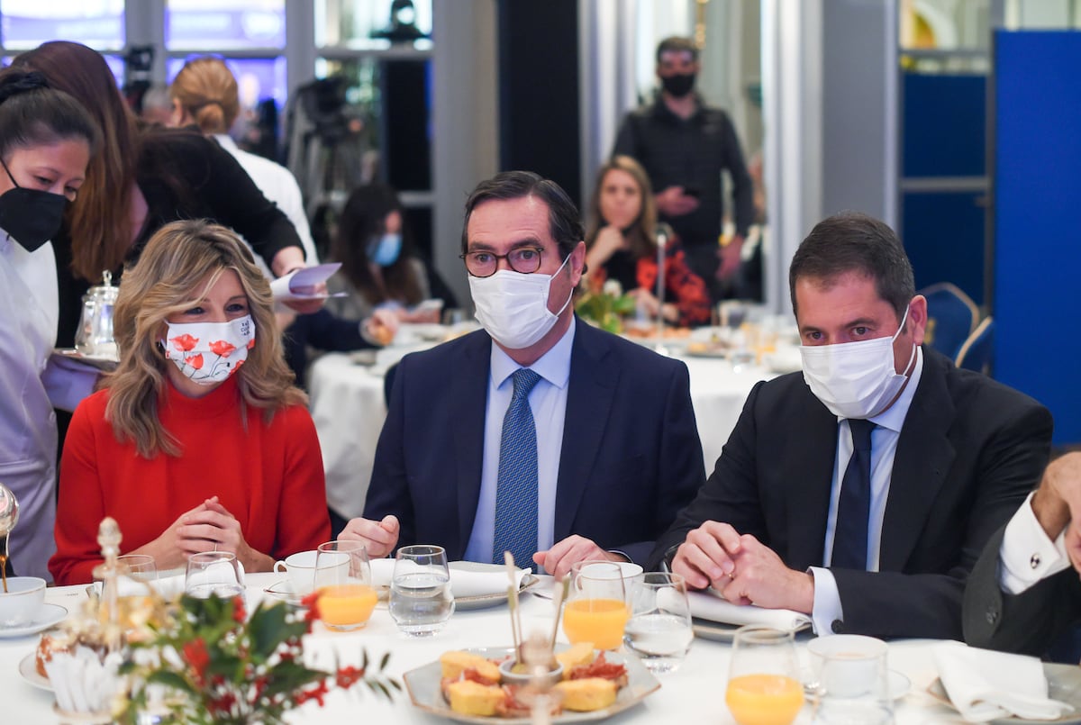 El Gobierno logra un acuerdo con la patronal y los sindicatos para la ...