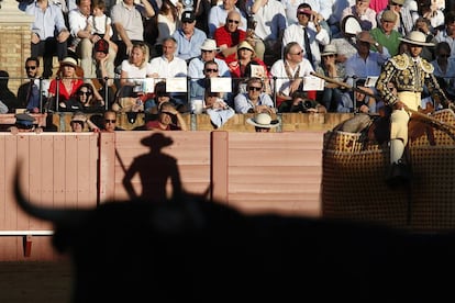 Festejo taurino en la plaza de la Maestranza de Sevilla