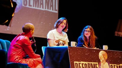 Lucía Lijtmaer e Isabel Calderón con la cómica Patricia Sornosa en 'Deforme Semanal'.