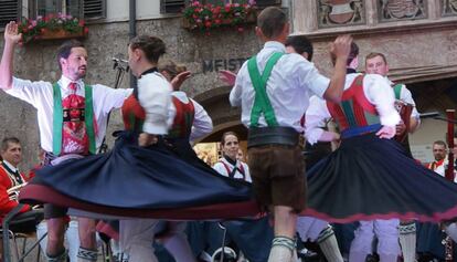 La reviviscència dels nacionalismes arreu d’Europa ha fet revifar el folklore.