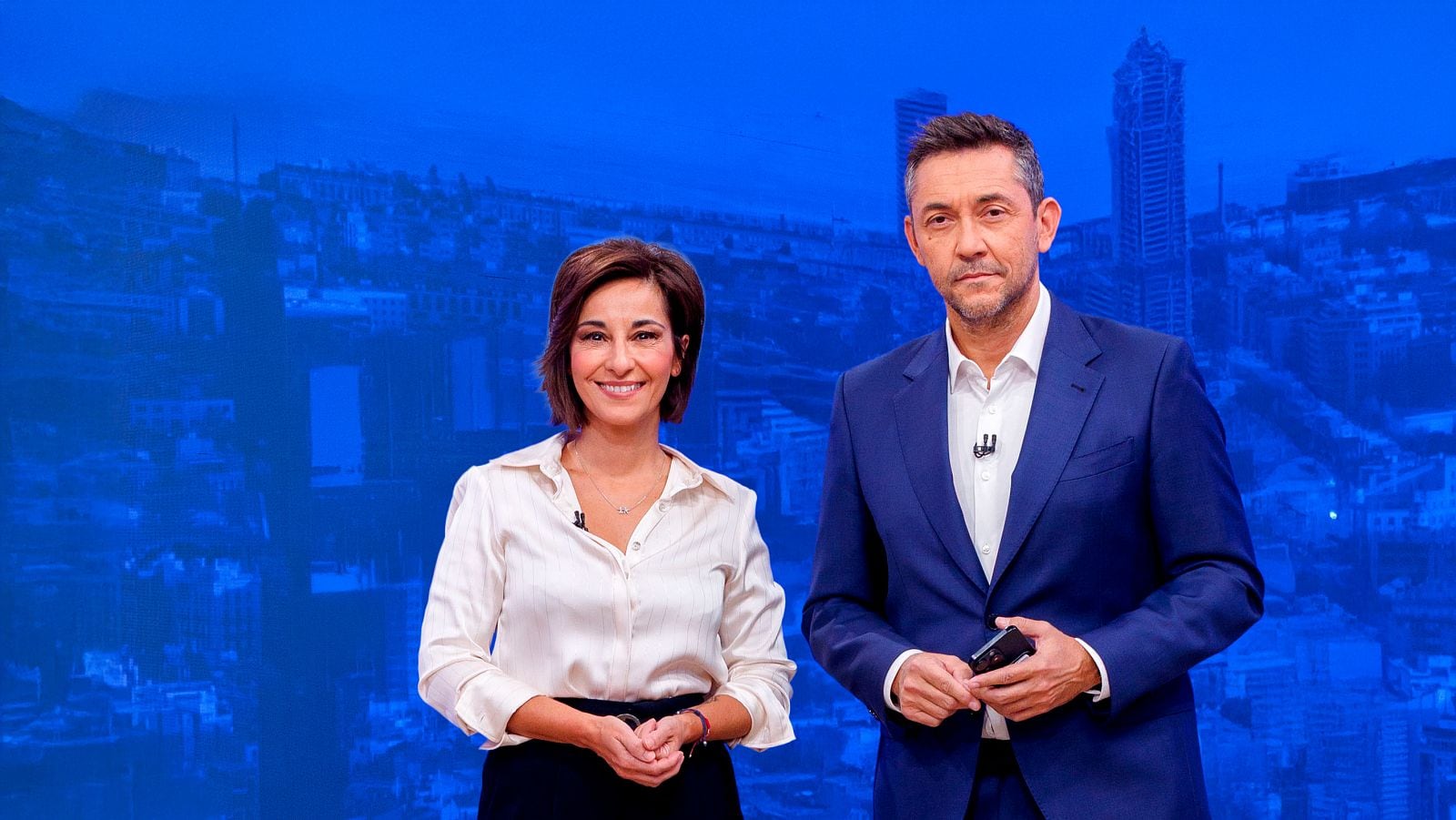 Adela González y Javier Ruiz, presentadores de 'Mañaneros 360'.