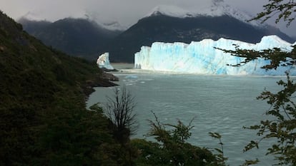 Vistas del glaciar Perito Moreno, tras el derrumbamiento del arco de hielo que se había producido entre el glaciar y el suelo de la península Magallanes.