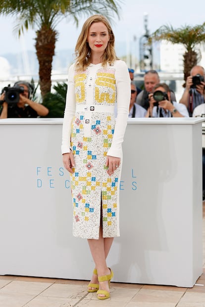 Emily Blunt, guapísima con vestido midi de Peter Pilotto.