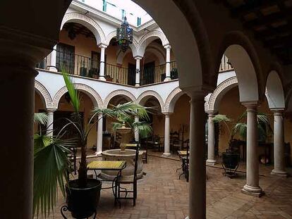 El patio interior del hotel, situado en un palacio barroco del siglo XVIII.