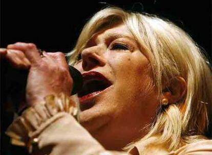 Marianne Faithfull, durante su actuación de anoche en el Círculo de Bellas Artes.