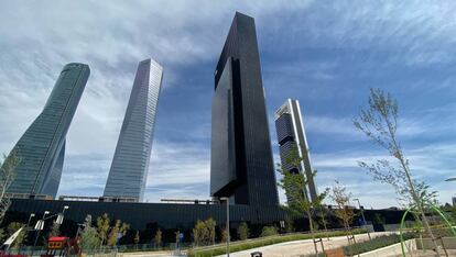 Torre Caleido, en el centro de la imagen, en Madrid. 