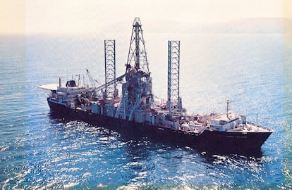 El barco 'Hughes Glomar Explorer', usado por la CIA para recuperar el submarino soviético.