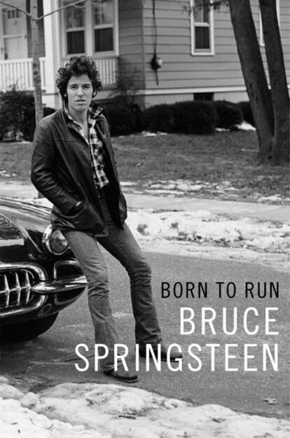 Las memorias de El Jefe sirven para saber dónde besó y bebió por primera vez, dónde quisieron patearle el trasero y cómo fue su primer accidente de moto, pero también permite recorrer la América del mono azul, viajar en el tiempo a los barrios obreros de Nueva Jersey en los 60, los cierres de las plantas textiles, el racismo interiorizado, los disturbios, la violencia… La autobiografía de Bruce Springsteen es un relato evocador de muchos de los asuntos sobre los que EE UU se está preguntando con el fenómeno de Donald Trump. Escrito en un estilo muy personal —mayúsculas, puntos suspensivos…—, contiene detalles íntimos, como su lucha contra la depresión o la difícil relación con su padre. / AMANDA MARS
