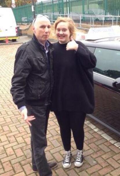 Adele, junto a Noel Gaughan.