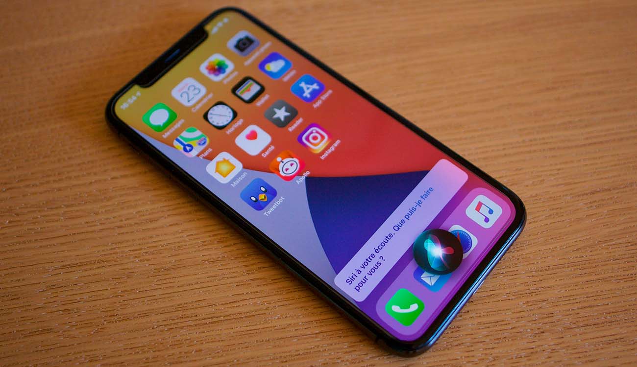 Siri en un iPhone de Apple