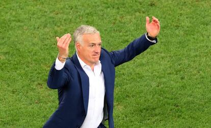 Didier Deschamps celebra la victoria en semifinales ante Alemania.