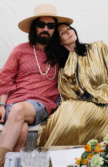 Susie Cave junto a Alessandro Michele, director creativo de Gucci, el día del rodaje.