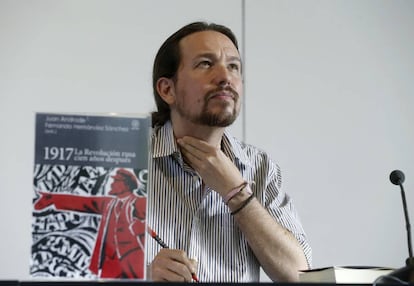 El l&iacute;der de Podemos, Pablo Iglesias, durante un coloquio sobre la revoluci&oacute;n rusa en el C&iacute;rculo de Bellas Artes, en Madrid. 