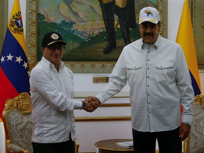 Gustavo Petro y Nicolás Maduro en Caracas, este 9 de abril.