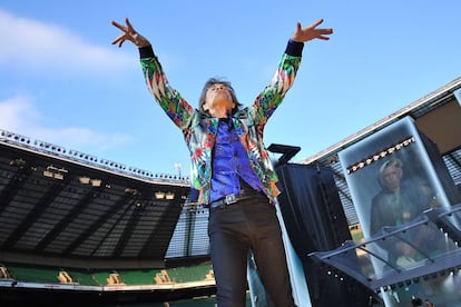 Uno de los últimos conciertos de los Rolling Stones. Mick Jagger agita a miles de personas que llenan el Twickenham Stadium de Londres. Fue el 19 de junio de 2018.