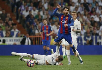 Entradad de Sergio Ramos a Lionel Messi por la que el primero es expulsado.