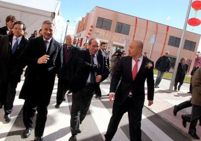 Se calcula que el nuevo parque, inaugurado por Blanco y el alcalde de Fuenlabrada, Manuel Robles, creará unos mil empleos.