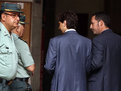 Los dos peritos de Hacienda, a su llegada al Tribunal Superior de Valencia para declarar.