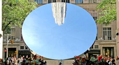 'Sky Mirror', de 2006, junto al Centro Rockefeller de Nueva York