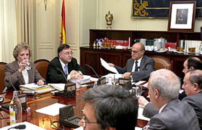 Vocales del Consejo General del Poder Judicial en su reunión de ayer.