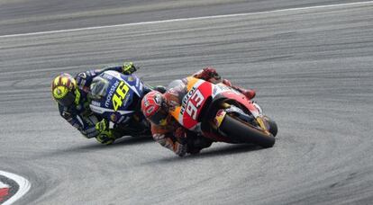 Márquez y Rossi en la carrera de Sepang.