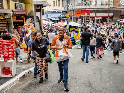 Comercio popular en São Paulo, a finales de 2022.