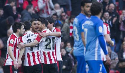 Los jugadores del Athletic celbran un gol