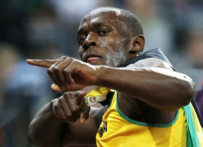 The Jamaican Usain Bolt celebrates the Olympic gold in the 100 -meter male meters.