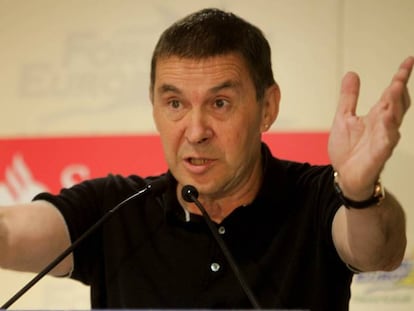 Arnaldo Otegi, en un acto de campa&ntilde;a de EH Bildu.