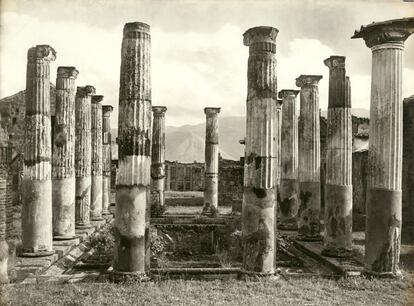 Imagen de Domenico Anderson de la Casa de los Capiteles. En torno a 1920. Roma. Colección privada.-