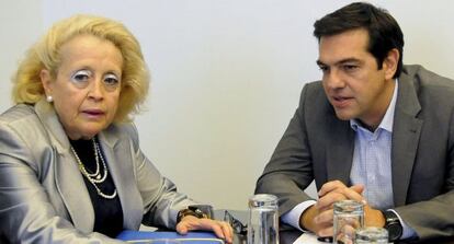 Alexis Tsipras con su sustituta en una reuni&oacute;n en octubre de 2014. 