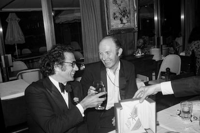 Los directores Jerry Schatzberg y Alan Bridges en el Festival de Cannes de 1973.