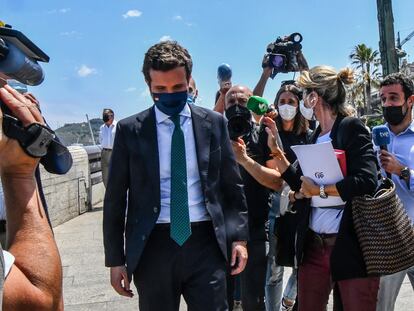 Pablo Casado el jueves en Ceuta, donde paseó y dio una rueda de prensa en la calle en la que no respondió a temas nacionales, solo temas de Ceuta y su frontera.