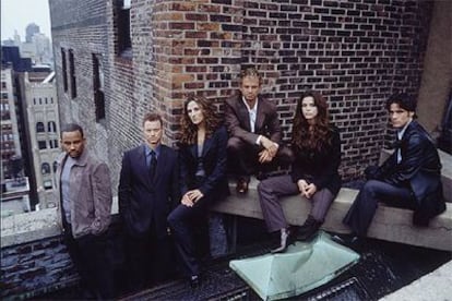 El equipo de <i>CSI: Nueva York,</i> comandado por Gary Sinise (segundo por la izquierda).