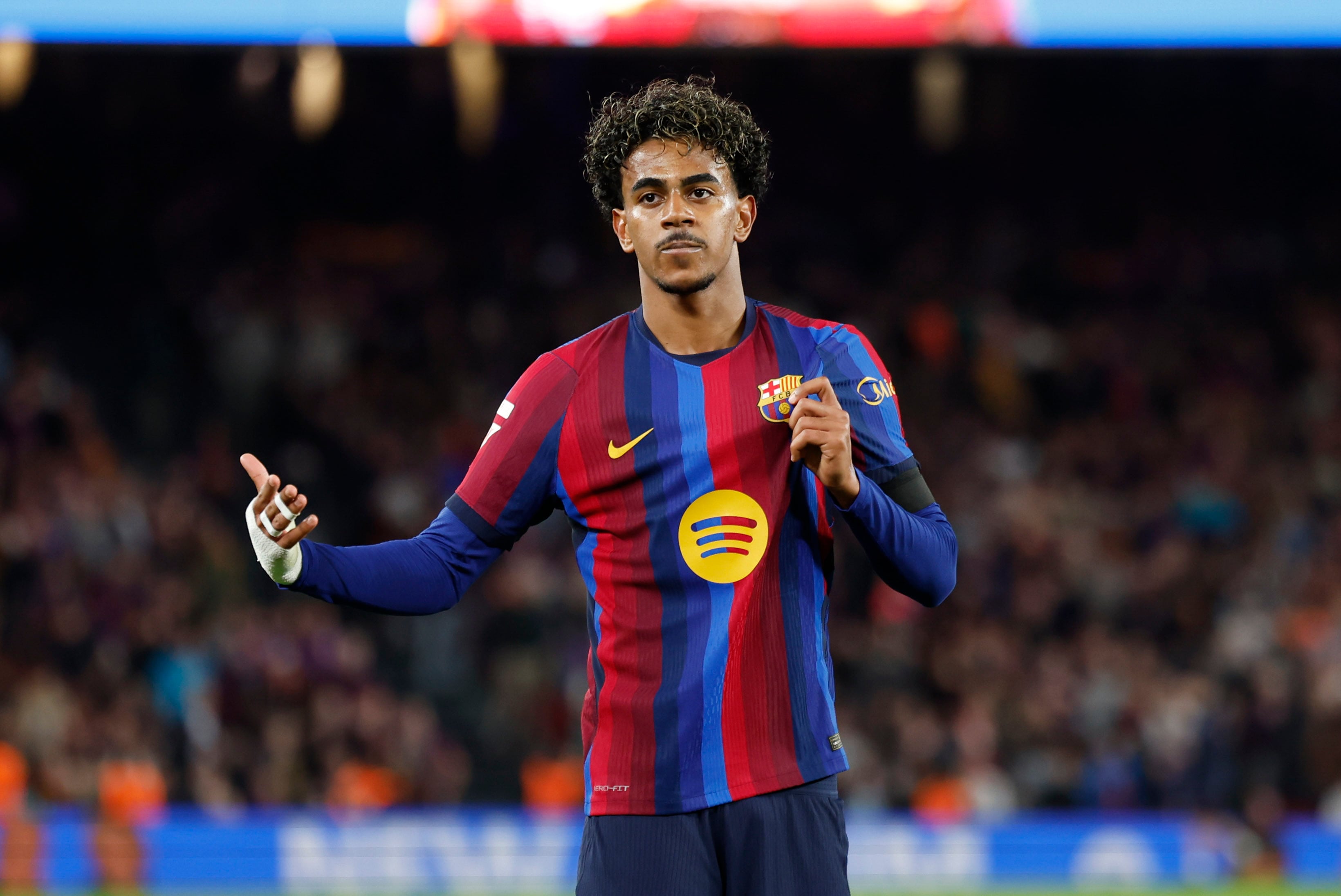 Barcelona - Alavés en directo | Gordon marca el sexto para el Barça