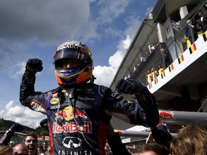 Ricciardo celebra su triunfo en Spa.