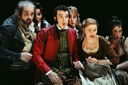 Escena de <i>La Cenerentola, </i>de Rossini, con la que se inauguró el festival de Glyndebourne.