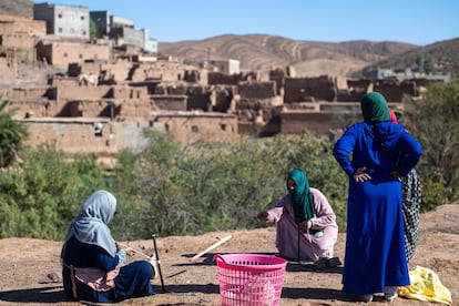 Unas mujeres en el pueblo de Tislit, en Marruecos, el 21 de noviembre.