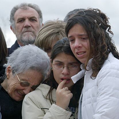 Familiares y amigos de las víctimas del atentado del jueves despidieron ayer a sus seres queridos en varias ciudades españolas, mayoritariamente en el Corredor del Henares, como Alcalá de Henares y Coslada.