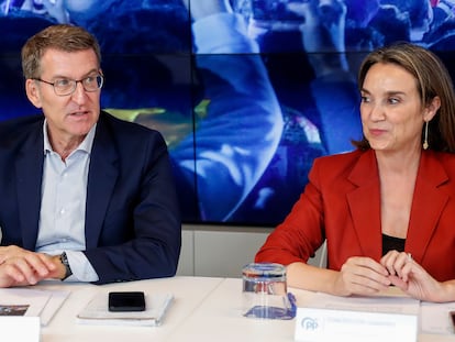 Alberto Núñez Feijóo y Cuca Gamarra, en la reunión de la dirección del PP al día siguiente de las elecciones, el 24 de julio.