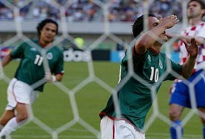 Blanco celebra el gol que dio la victoria a México frente a Croacia.