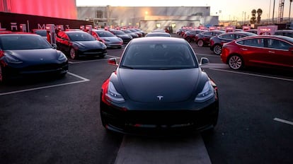 Acto de entrega de 30 coches Model 3 en las instalaciones de Tesla en Fremont (California) en julio.