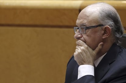 El ministro de Hacienda, Cristóbal Montoro, en el Senado.