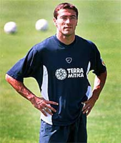 Kily González, durante un entrenamiento del Valencia.