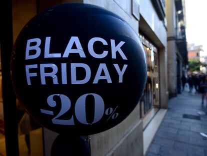 Black Friday balloon offering discounts on purchases