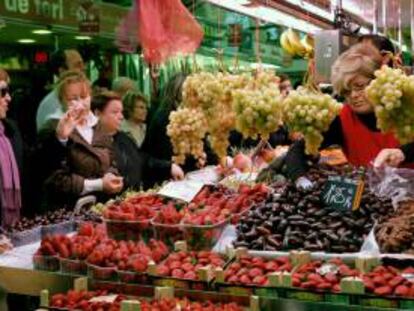 En la imagen, un puesto en el mercado Central de Valencia. EFE/Archivo