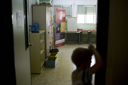 A child at Save the Children summer school in Seville.